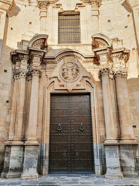 Portada Principal de la Parroquia de las Santas Justa y Rufina de Orihuela